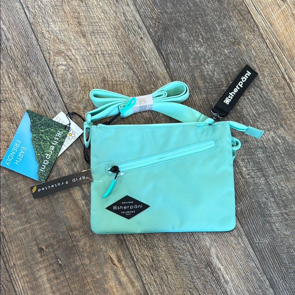 Sherpani Aqua Crossbody Bag